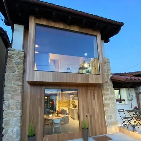 Abuelos Holiday home Pilona